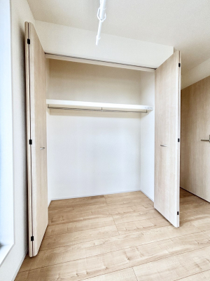 ���[�@�m���̃N���[�[�b�g�B���s��������̂Ō���̈ߗނ�����������܂�܂��B