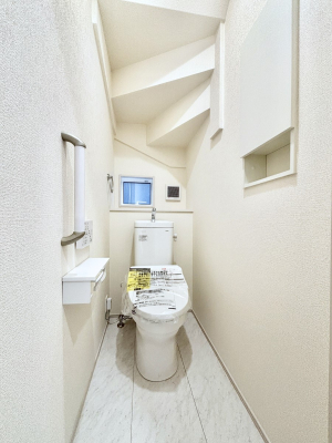 �g�C���@�g�C����1�K��2�K���ꂼ��ɔz�u����Ă��ĂƂĂ��֗��ł��B 