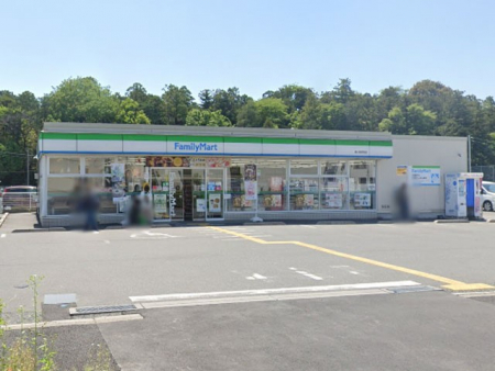 ���ӊ��@�R���r�j 400m �t�@�~���[�}�[�g�߃����w���X