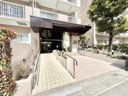 �G���g�����X�@�������������͋C�̃G���g�����X