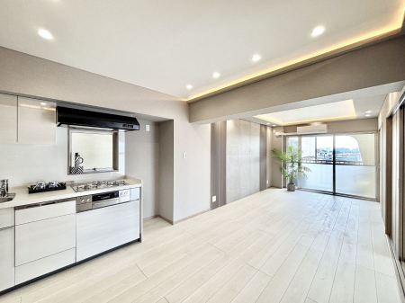 ���r���O�@�Ƒ��c���̎��Ԃ����������Ȃ��났�̃��r���O�_�C�j���O�B   