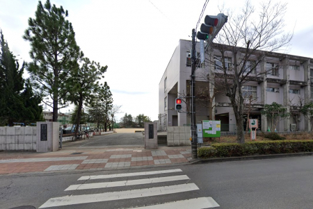 ���ӊ��@���w�Z 370m �t�����s�����Ǐ��w�Z