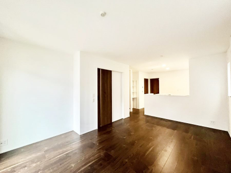 ���r���O�@�ǂ��ɂ��Ă��Ƒ��̂Ȃ������������R�~���j�P�[�V�������r���O�B 