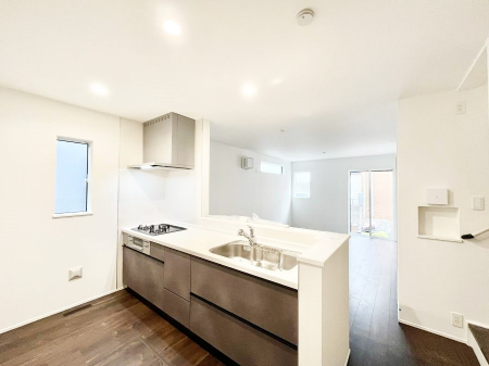 �L�b�`���@�u�₩�ȕ����ʂ蔲����L�b�`���B��������̂Ŗ��邭���C�ɂ��𗧂��܂��B