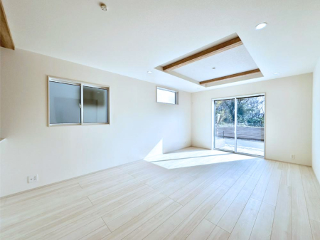 ���r���O�@�傫�ȑ����炽���Ղ�̗z���ƕ����������郊�r���O