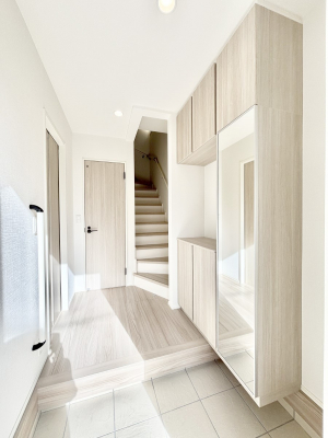 ���ց@�Ƒ��̋A��₨�q�l�������������}���錺��