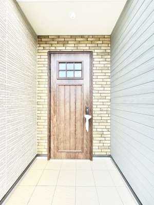 ���ց@��؂ȉƑ��A���q���o�}���錺�ցB