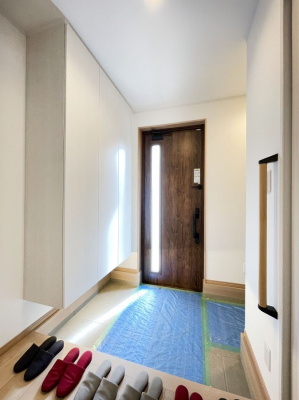 ���ց@�V���[�Y�C���N���[�N�t���̌��ցB�Ƒ��S���̌C��J��Ȃǂ���������[�ł��܂��B