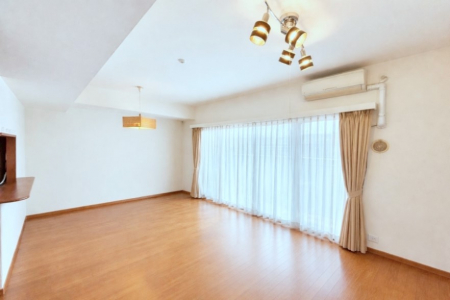 ���r���O�@�傫�ȑ����炽���Ղ�̗z���ƕ����������郊�r���O