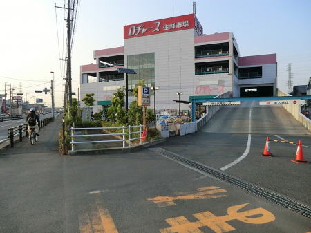 ���ӊ��@�X�[�p�[ 800m ���a���[�X�z�J�X