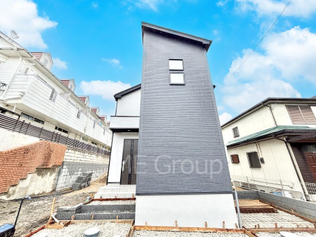 ���n�O�ώʐ^�@�������ꂽ�O�ρA�㎿�ȏZ��Ԃ��L���鎺���͉i�����S���ĉ߂�����Z���ł��B 