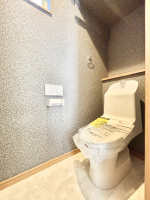 �g�C���@�g�C����1�K��2�K���ꂼ��ɔz�u����Ă��ĂƂĂ��֗��ł��B 