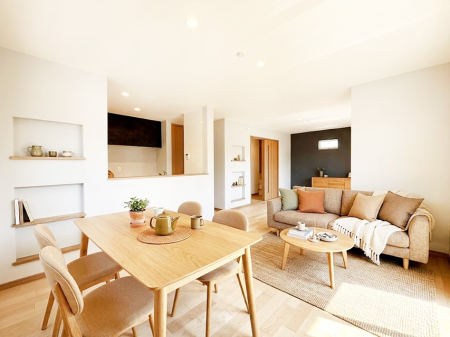 ���r���O�@�v���C�o�V�[������2�K���r���O�͖��邭�J���������Ղ�B�@���Ƌ��CG�ł�