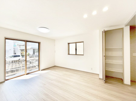 ���̑����ρ@�Ƒ������R�ƏW�܂�e���̃X�y�[�X�ɂȂ肻��