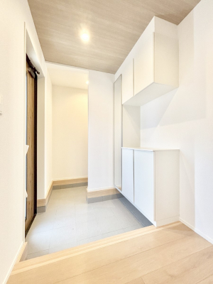 ���ց@�V���[�Y�C���N���[�N�t���̌��ցB�Ƒ��S���̌C��J��Ȃǂ���������[�ł��܂��B