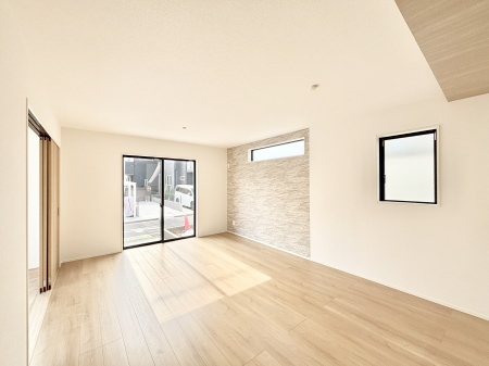 ���̑����ρ@�Ƒ��̏Ί炪���R�Ɛ��܂�Ă���A����ȕ��͋C�̃_�C�j���O�Ɏd�オ���Ă��܂� 