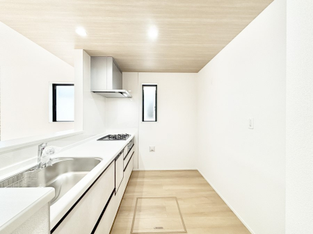 �L�b�`���@�u�₩�ȕ����ʂ蔲����L�b�`���B��������̂Ŗ��邭���C�ɂ��𗧂��܂��B