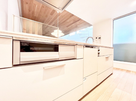 �L�b�`���@���������Ȃ���ł����Ƒ��Ƃ̉�b���y���߂�ΖʃL�b�`��