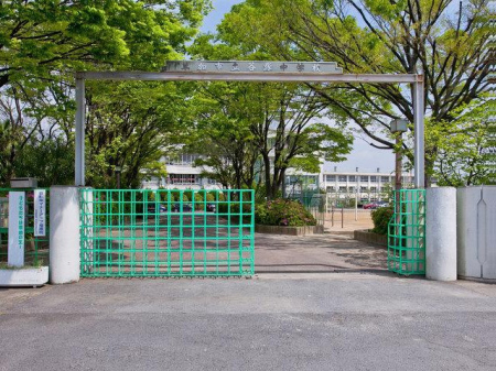 ���ӊ��@���w�Z 910m �����s���J�˒��w�Z