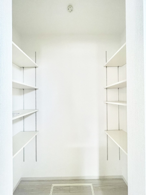 ���̑����ρ@�L�b�`���ɂ̓p���g���[�I�H�ނ̃X�g�b�N�͂������A���p�i�̎��[�Ȃǎg�����͂��낢��I