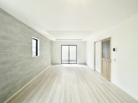 ���r���O�@�傫�ȑ����炽���Ղ�̗z���ƕ����������郊�r���O