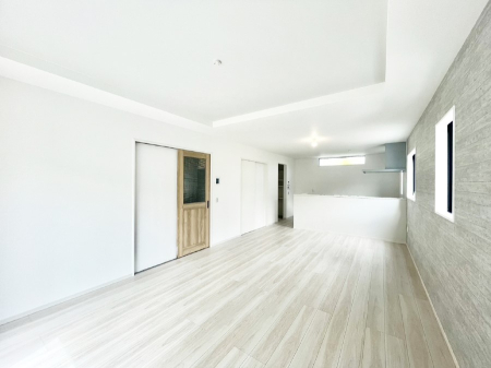 ���̑����ρ@�Ƒ��̏Ί炪���R�Ɛ��܂�Ă���A����ȕ��͋C�̃_�C�j���O�Ɏd�オ���Ă��܂��B