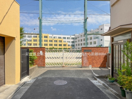 ���ӊ��@���w�Z 600m �����旧��㒆�w�Z