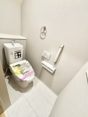 �g�C���@�g�C����1�K��2�K���ꂼ��ɔz�u����Ă��ĂƂĂ��֗��ł��B 