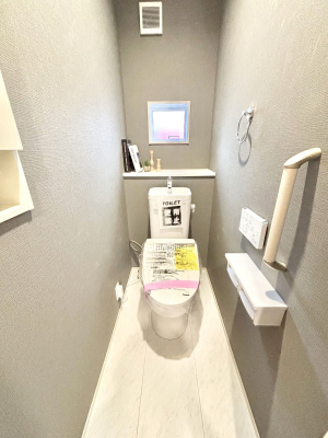 �g�C���@�g�C����1�K��2�K���ꂼ��ɔz�u����Ă��ĂƂĂ��֗��ł��B 