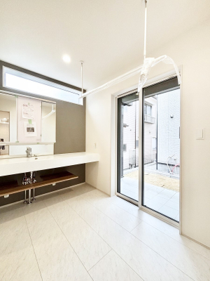 ���̑��@�~�J��ԕ��̋G�߂ɕ֗��Ȏ����������t���B��ւ̏o����\�Ő��󕨊������X���[�Y�B