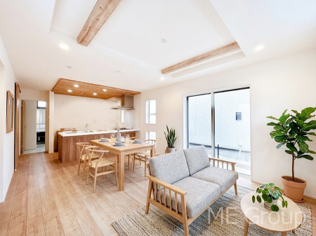 ���r���O�@�������������͋C�̂k�c�j�͉Ƒ��݂�Ȃ̉��K��ԁ��Ƌ��CG�ł�