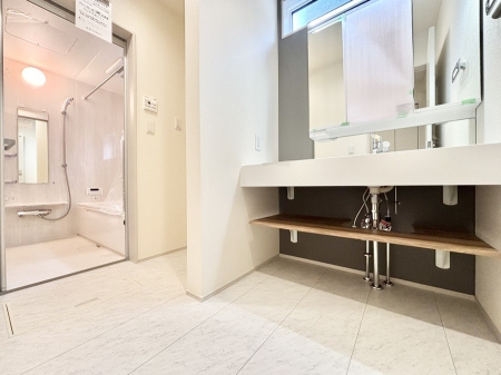 ���̑��@�������̂�����K��Ԃł��B�����̐g�x�x���C�����ǂ����g�������܂��B 