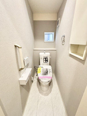 �g�C���@�g�C����1�K��2�K���ꂼ��ɔz�u����Ă��ĂƂĂ��֗��ł��B 