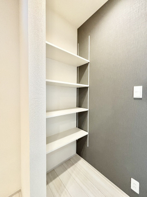 ���̑����ρ@�L�b�`���ɂ̓p���g���[�I�H�ނ̃X�g�b�N�͂������A���p�i�̎��[�Ȃǎg�����͂��낢��I