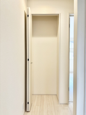 ���̑����ρ@�L�����[�B�|�������G�߂̏��������[���邱�Ƃ��ł��܂��B