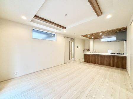 ���r���O�@�������������͋C�̂k�c�j�͉Ƒ��݂�Ȃ̉��K���  