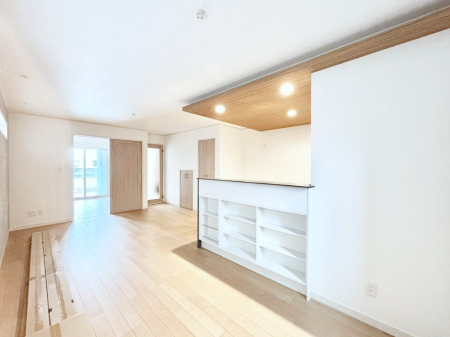 ���r���O�@�Ƒ��c���̎��Ԃ����������Ȃ��났�̃��r���O�_�C�j���O�B   