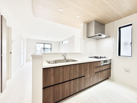 �L�b�`���@���������Ȃ��炲�Ƒ��Ƃ̉�b���y���߂�ΖʃJ�E���^�[�L�b�`��