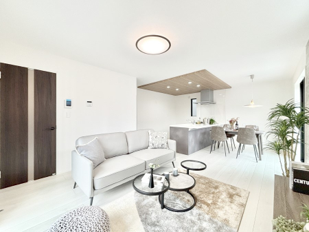 ���r���O�@���邢�z���������A�����̕��͋C�ɖ�������郊�r���O�E�_�C�j���O�B 