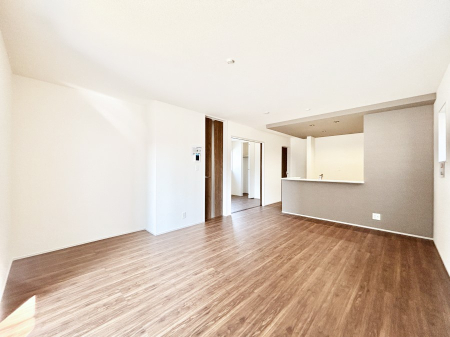 ���r���O�@�i�`�������e�C�X�g�̗D�����_�炩���F�g���̃t���[�����O���f�G�ȃ��r���O�ł��ˁB