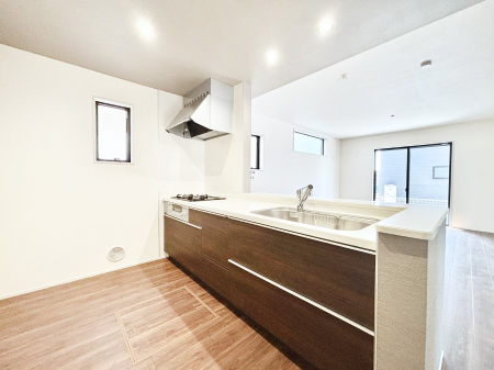 �L�b�`���@�u�₩�ȕ����ʂ蔲����L�b�`���B��������̂Ŗ��邭���C�ɂ��𗧂��܂��B