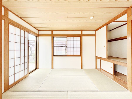 ���̑����ρ@���r���O�Ɨׂ荇���Ă���a���B�ق��ƈꑧ�ł���a�̋�Ԃł��B