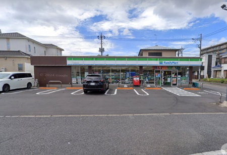 ���ӊ��@�R���r�j 500m �t�@�~���[�}�[�g ���ˊ`�̖ؓX