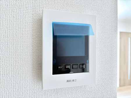 ���̑����ρ@���q�҂��m�F�ł���s�u���j�^�[�t�C���^�[�z��