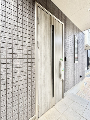 ���ց@��؂ȉƑ��A���q���o�}���錺�ցB