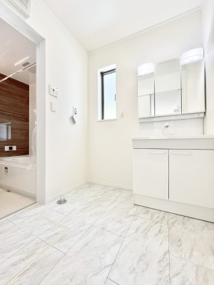 ���̑��@���̂��閾�邢�����h���[�X�y�[�X