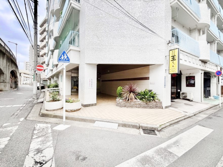 �G���g�����X�@�������������͋C�̃G���g�����X  