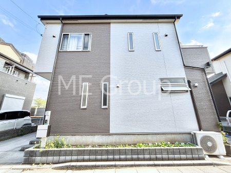 ���n�O�ώʐ^�@�������ꂽ�O�ρA�㎿�ȏZ��Ԃ��L���鎺���͉i�����S���ĉ߂�����Z���ł��B 