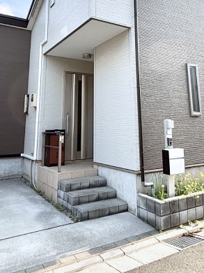 ���ց@��؂ȉƑ��A���q���o�}���錺�ցB