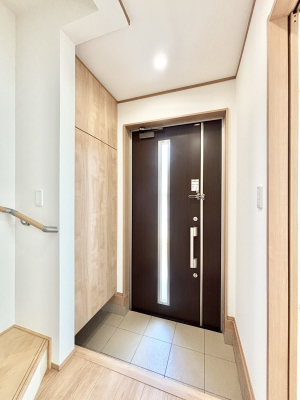 ���ց@�K���X�X���b�g�̓��������փh�A�������Ɍ���͂��Ă���܂�